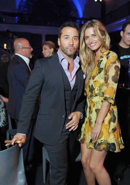 ari_gold_look1